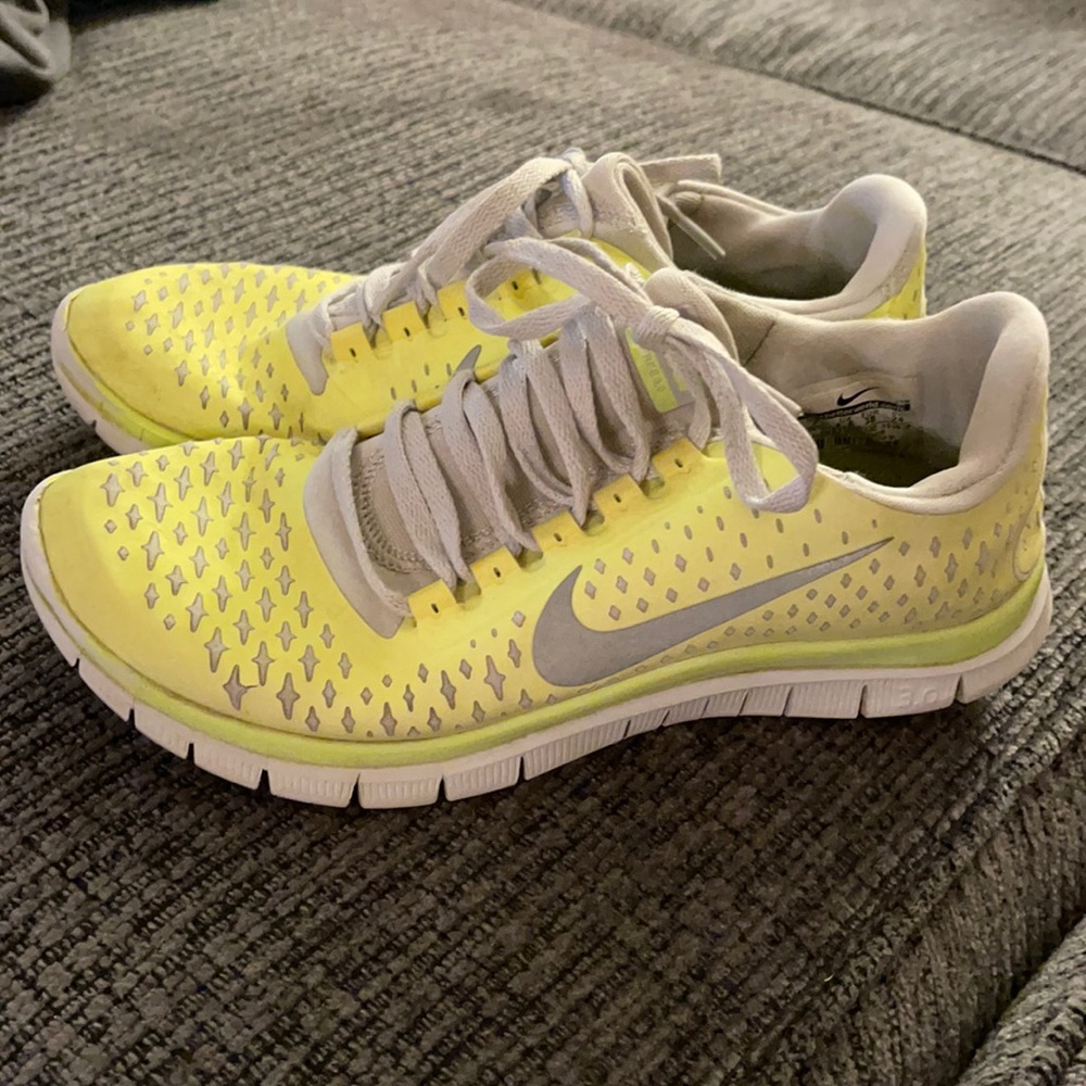 Nike tennis shoes